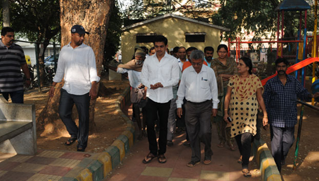 Vijaynagar road and park inspection in ward 125