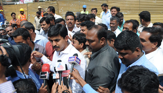 Development-Minister-K-J-George-visiting
