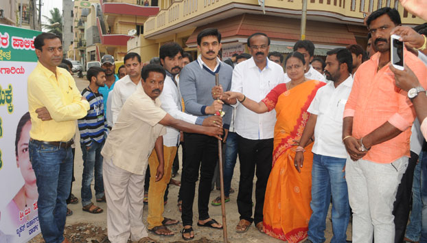 vinayaka-layout-main-road-construction-guddali-pooje