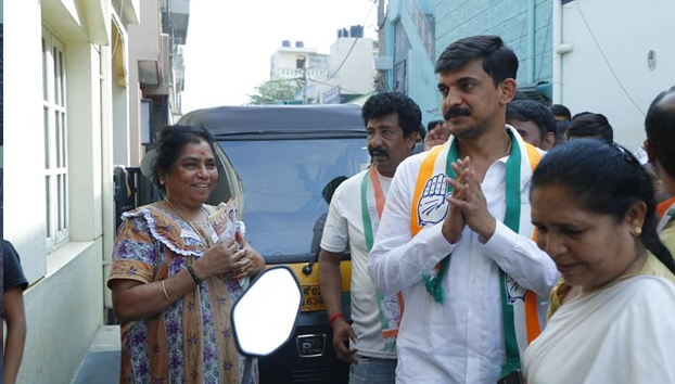 Campaigned for votes on behalf of Congress party by visiting the houses of residents of Subbanna Garden of Maruthinagar ward 126
