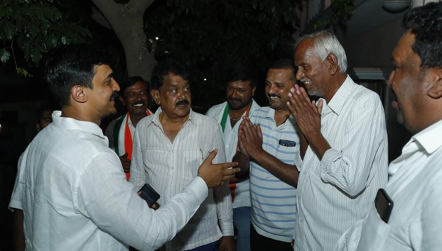 Met the residents of Annapoorneshwari Nagar of Moodalapalya ward 127 and campaigned for votes on behalf of Congress party
