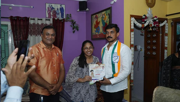 Campaigned for votes on behalf of Congress party by visiting the houses of residents of Subbanna Garden of Maruthinagar ward 126