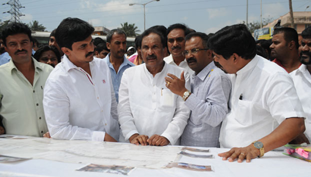 Development-Minister-K-J-George-visiting