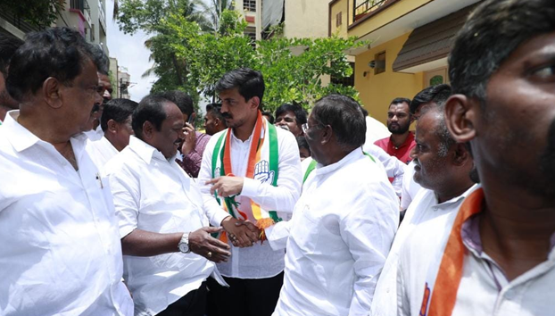 Campaigned in Agrahara Dasarahalli Ward 105 Visited houses with Former Chief Minister of Puducherry Sri V Narayana Swamy and campaigned for votes on behalf of Congress party.