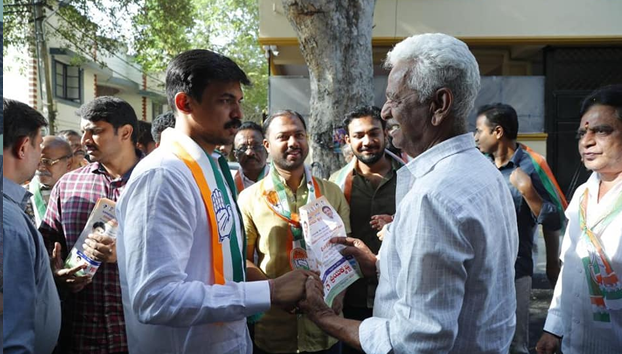 Campaigned for votes on behalf of Congress party by visiting the houses of residents of Subbanna Garden of Maruthinagar ward 126