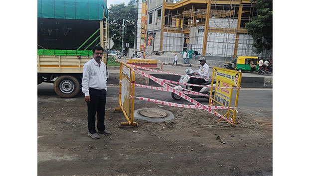 Nagarabavi ward 128 ward, road pond closure works were inaugurated near Nagarabavi circle.