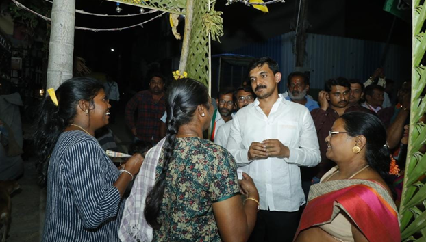 Met the residents of Annapoorneshwari Nagar of Moodalapalya ward 127 and campaigned for votes on behalf of Congress party