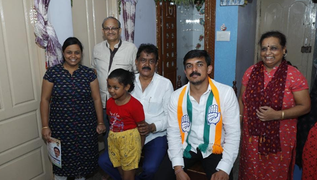 Campaigned for votes on behalf of Congress party by visiting the houses of residents of Subbanna Garden of Maruthinagar ward 126