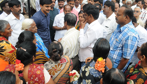 Kaveripura RCC road and drain pooje in ward 103